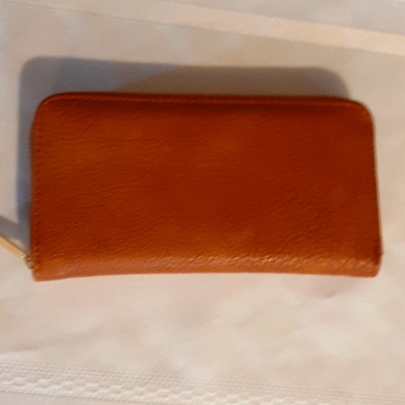 Le Miel Shoulder Bag. Smoke free home - Picture 5 of 7